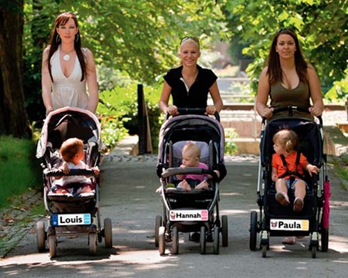 Kinderwagen mit Namensschild